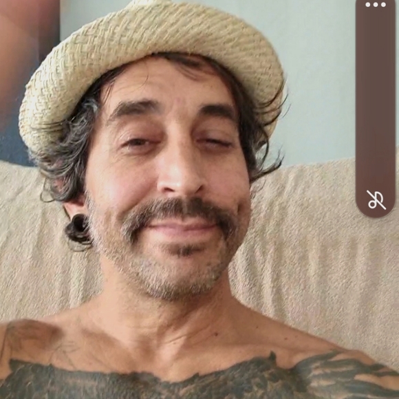 Meet your Posher, Peter - Picture 2 of 4